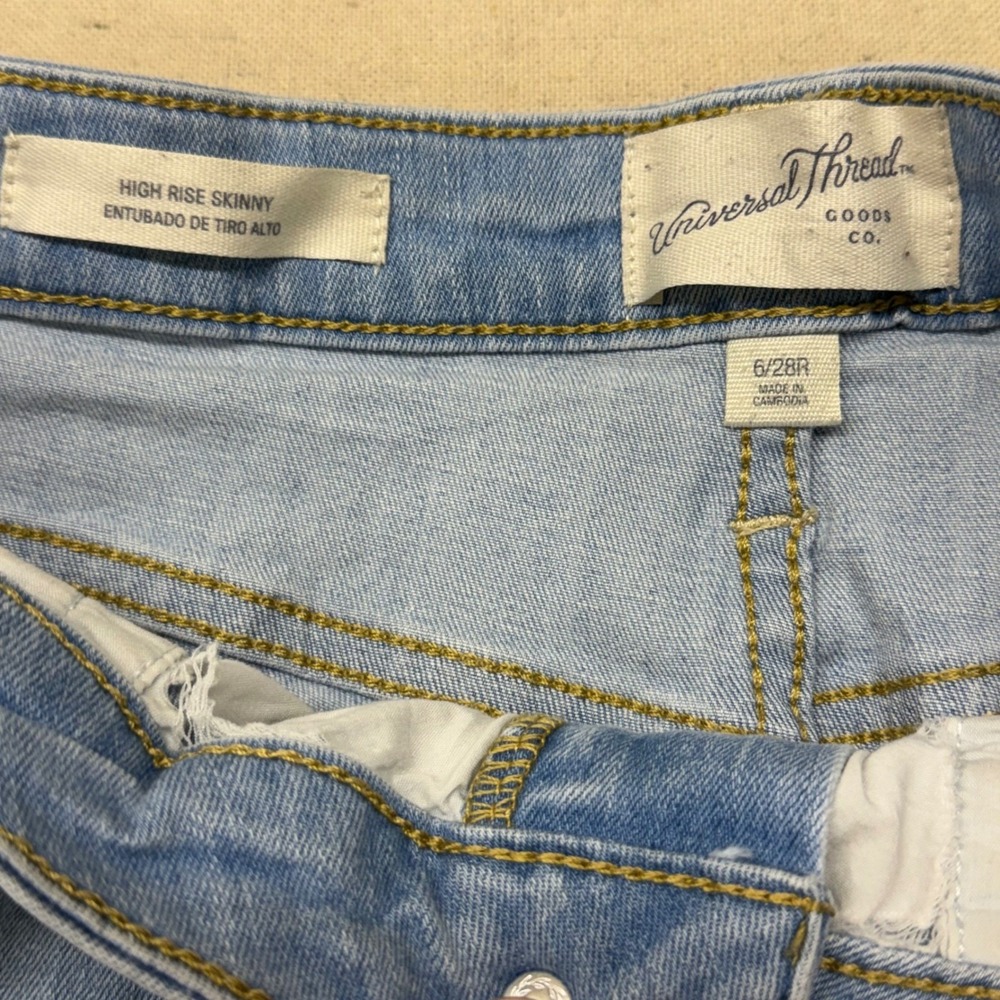 Universal Thread‎ Womens High Rise Skinny Jeans Light Wash Blue Denim 6/28R - Picture 5 of 10